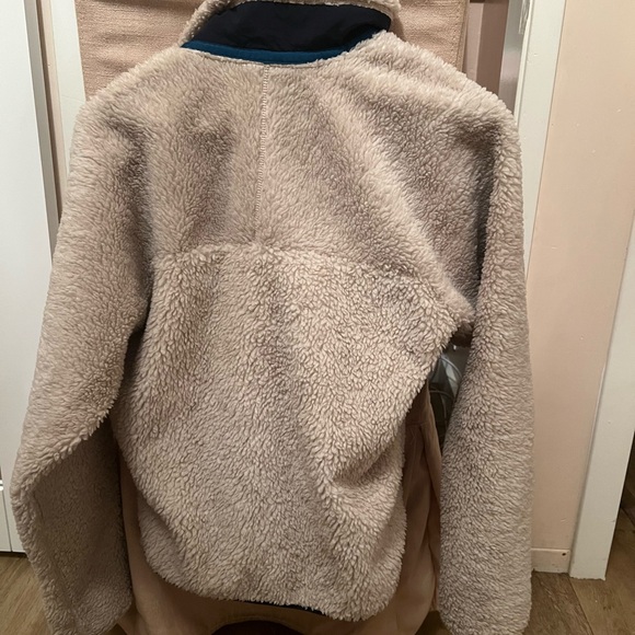 Patagonia Cream and Black Sherpa Jacket - Picture 3 of 5